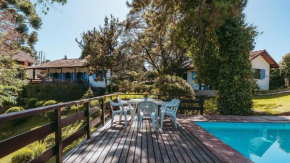 Recanto Beija-Flor - Espaço com casa e chalé em área verde e com piscina próximo ao centrinho de Monte Verde